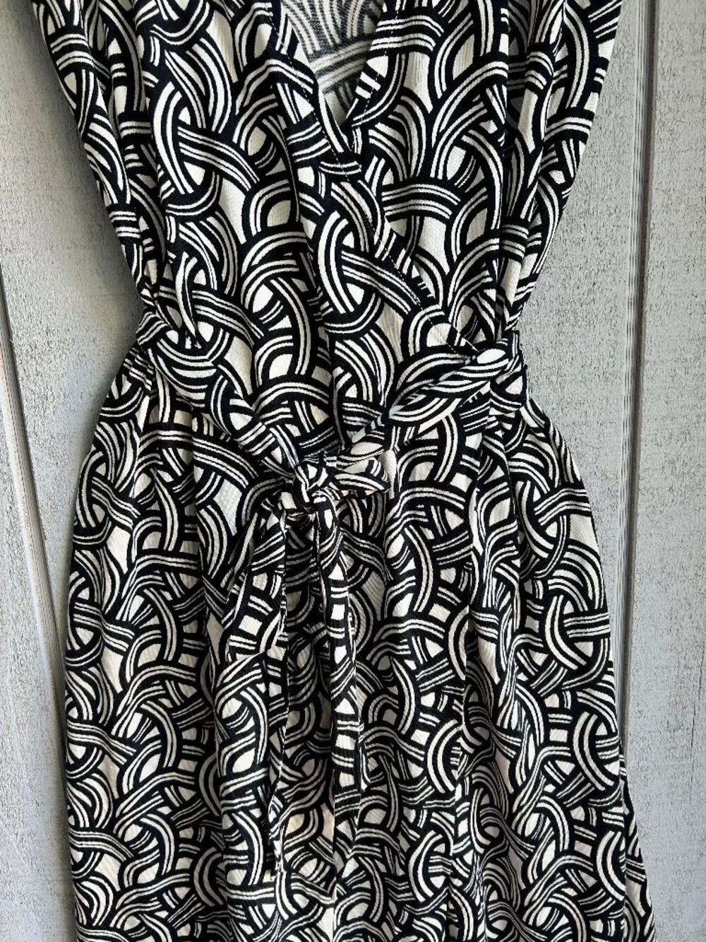 Banana Republic Short Sleeved Silk Blend Black & White Print Wrap Dress Size M - Picture 7 of 10
